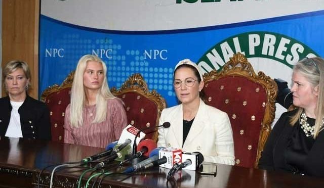 آئس لینڈ کے کوہ پیما جان سنوری کی فیملی کی پاکستان آمد، حکومت سے اظہار تشکر