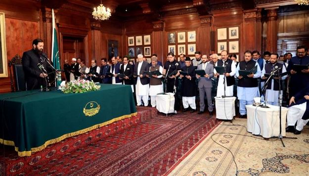 پنجاب حکومت نے حلف اٹھانے والے 34 وزرا کا نوٹیفکیشن جاری کردیا