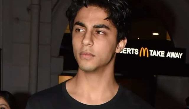 شاہ رخ خان کے بیٹے کو کلب میں شراب نوشی مہنگی پڑ گئی