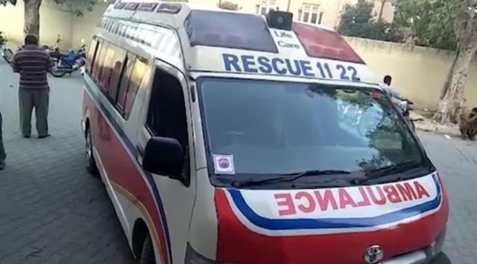 جلال پور بھٹیاں کے قریب بس جوہڑ میں گر گئی،7 مسافر جاں بحق