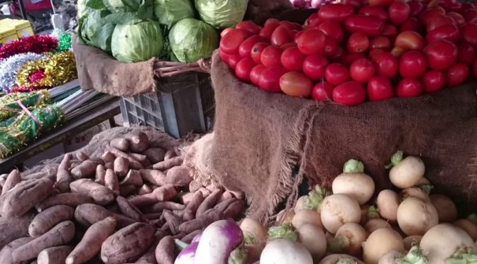 سیلاب کے باعث پیاز ،ٹماٹراور سبزیوں کی فصلیں تباہ، قیمتیں دگنی ہو گئیں