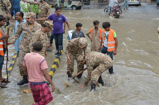 سندھ میں سیلاب سے تباہی، ریسکیو اور ریلیف آپریشن کیلئے فوج سے ہنگامی مدد طلب