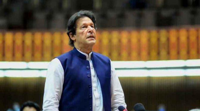 عمران خان پہلے ہی ایم این اے ہیں، ضمنی الیکشن لڑنے سے روکا جائے، لاہور ہائی کورٹ میں درخواست