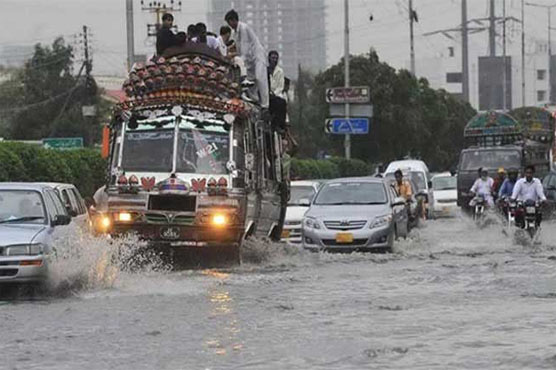 کراچی میں پھرموسلادھار بارش سے جل تھل ایک، انٹر میڈیٹ کے امتحانات ملتوی