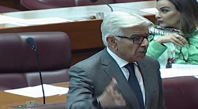 خیبر پختونخوا میں طالبان کی موجود گی کے خلاف جلوس نکالے جا رہے ہیں، یہ مسئلہ صوبائی نہیں قومی ہے، وزیر دفاع
