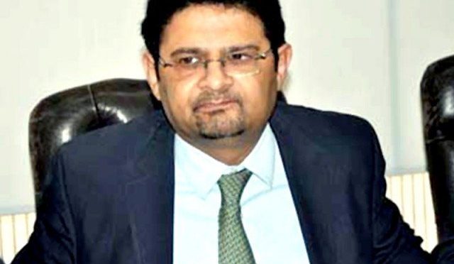 دکانداروں پر انکم اور سیلز ٹیکس عائد کرنے میں کچھ غلطی ہوئی، وزیر خزانہ