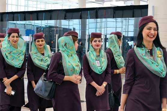پی آئی اے انتظامیہ نے فضائی میزبانوں کے ڈیوٹی ٹائمنگ میں مزید دو گھنٹے کا اضافہ کر دیا