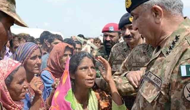آرمی چیف امدادی کاموں کا جائزہ لینے بلوچستان کے سیلاب زدہ علاقوں میں پہنچ گئے