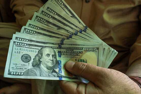 روپے کے مقابلے میں امریکی ڈالر کی قدر 237 روپے کی حد کراس گئی