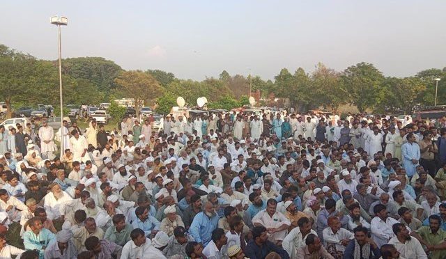 کسانوں کا مہنگی بجلی و کھاد کے خلاف اسلام آباد میں دھرنا، رانا ثنا سے مذاکرات جاری