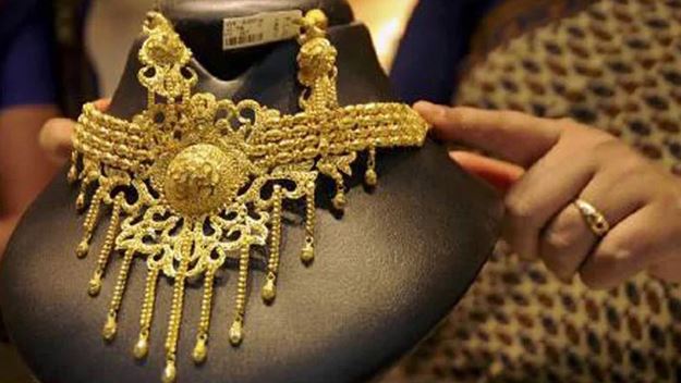 ملک میں سونا سیکڑوں روپے سستا ہوگیا