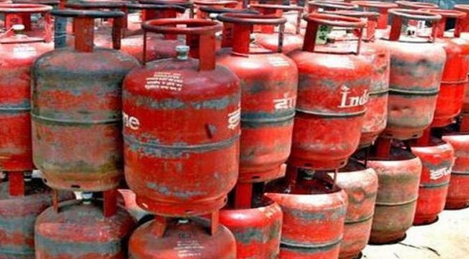 ایل پی جی کی قیمت میں 10روپے فی کلو کمی
