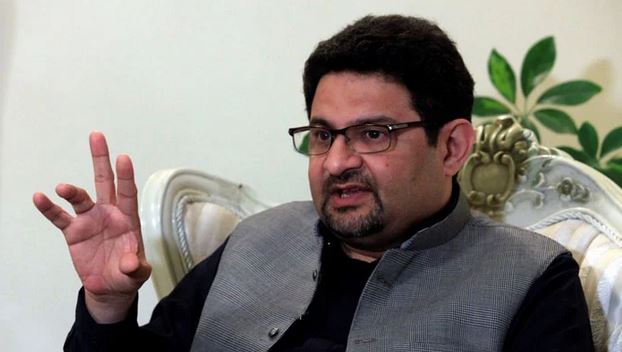 ملک تباہ کن سیلاب کے باوجود قرضوں کے باعث دیوالیہ نہیں ہوگا: مفتاح اسماعیل