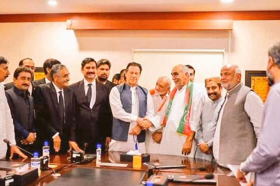 عمران خان سے ملاقات، غلام عباس نسوآنہ کا پی ٹی آئی میں شمولیت کا اعلان