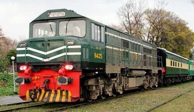 لاہور اور راولپنڈی کے درمیان دو نئی ٹرینیں چلانے کا منصوبہ 5روز کیلیے منسوخ