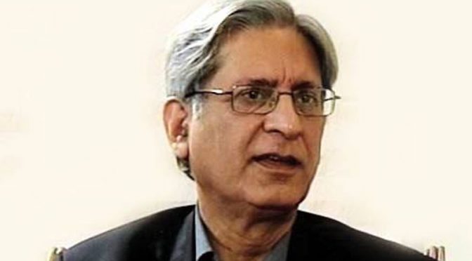 عمران خان میرے دوست ہیں، مگر پیپلز پارٹی میرا خاندان ہے، اعتزاز احسن