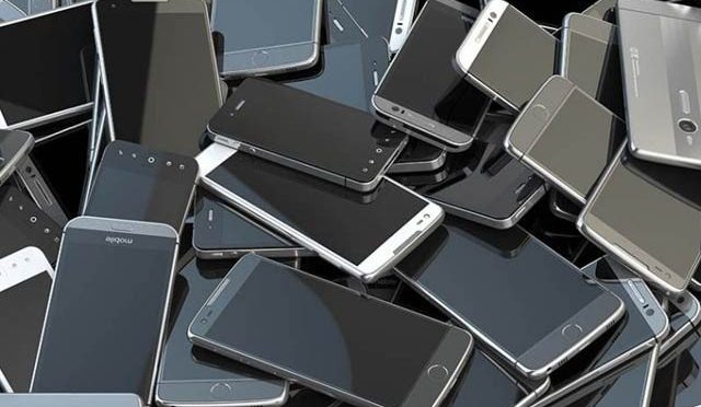 اس سال پانچ ارب موبائل فون برقی کچرے کا حصہ بن جائیں گے