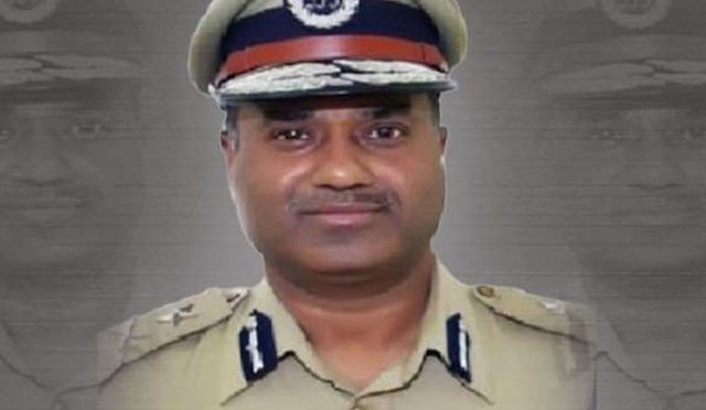 مقبوضہ کشمیر؛ جیل خانہ جات کے ڈائریکٹر جنرل کی گھر سے گلا کٹی لاش برآمد