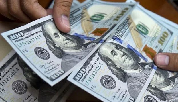 14 روز بعد روپے کے مقابلے میں ڈالر مہنگا ہوگیا