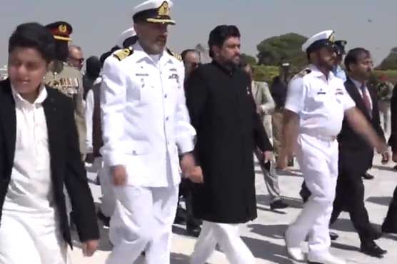گورنر سندھ کامران خان ٹیسوری کی مزار قائد پر حاضری