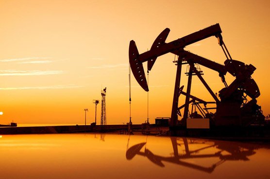 عالمی منڈیوں میں خام تیل اور گیس کی قیمتوں میں مسلسل کمی