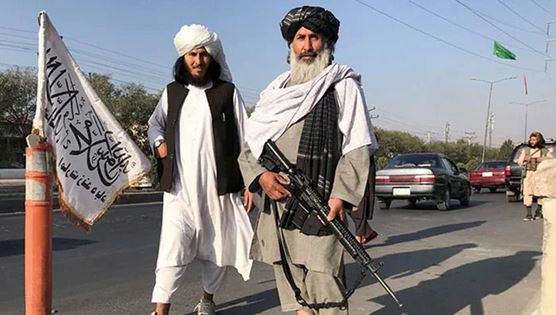 افغان طالبان نے زیر حراست 2 امریکی شہریوں کو رہا کردیا
