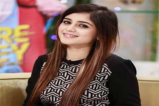 والد نے میوزک انڈسٹری کا حصہ بننے پر نام سے بیگ ہٹانے کا کہہ دیا تھا: آئمہ کا انکشاف