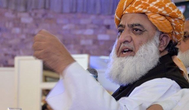 ہم دلدل میں پھنس چکے اور چلینجز سے نمٹنے کی کوششیں کررہے ہیں، فضل الرحمان