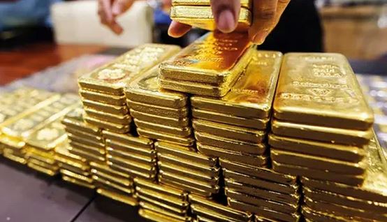 عالمی مارکیٹ میں سونا 30 ڈالر سستا، پاکستان میں 500 روپے مہنگا ہوگیا