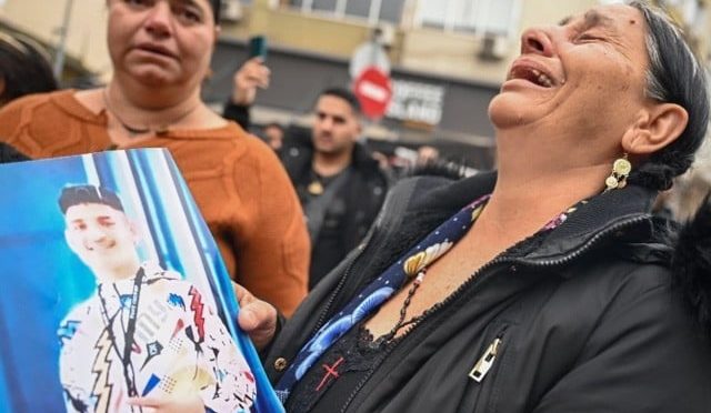 یونان پولیس نے پیٹرول کے پیسے نہ دینے پر نوجوان کو گلی مار دی