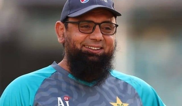 اگر مثبت سوچ کے ساتھ ہماری وکٹیں جارہی ہیں تو مجھے مسئلہ نہیں، ثقلین مشتاق