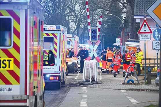 جرمنی : ریل میں چاقو کے حملے میں 2 افراد ہلاک ، متعدد زخمی