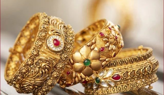 سونے کی فی تولہ قیمت میں مزید 6500 روپے کا اضافہ