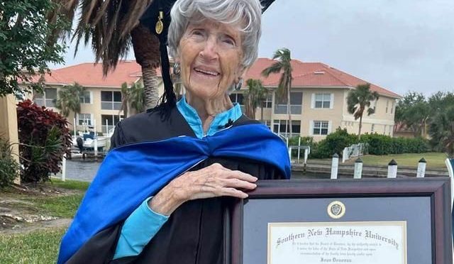 امریکی خاتون نے 89 سال کی عمر میں ماسٹرز کی ڈگری حاصل کرلی