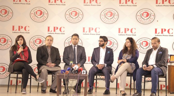 لاہور پریس کلب نےسیلاب متاثرین کی جاری امداد کی ضرورت پر زور دینے کے لیے ایک تقریب کا انعقاد کیا