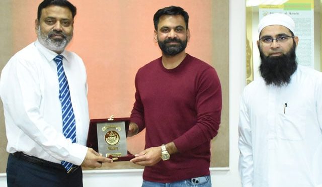 محمد حفیظ نے کراچی یونیورسٹی میں داخلہ لے لیا