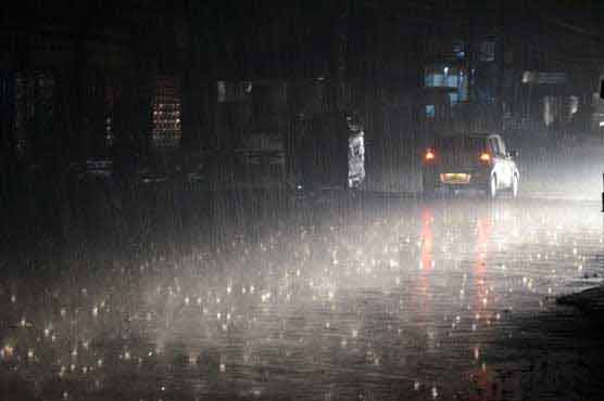 لاہور سمیت پنجاب کے مختلف شہروں میں بارش، موسم خوشگوار