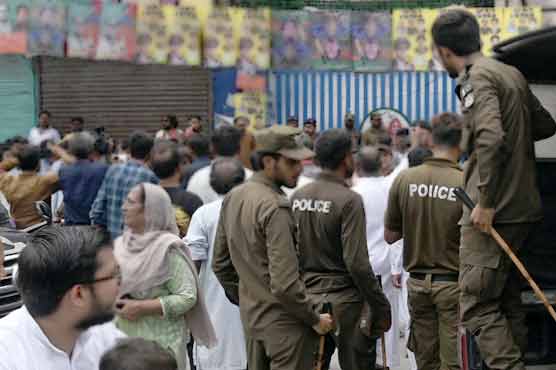پنجاب انتخابات: کیا پولیس الیکشن کمیشن کے پلان کے مطابق سکیورٹی فراہم کر پائے گی؟