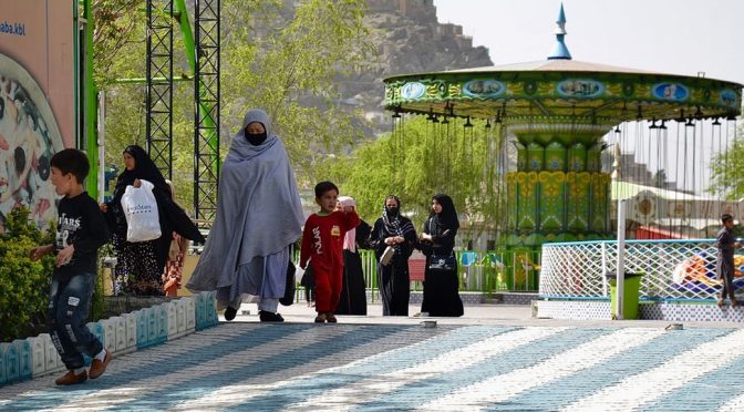 افغانستان: خواتین کے تنہا پارکس اور ریسٹورنٹس میں جانے پر پابندی لگادی گئی