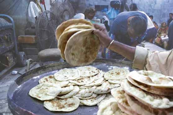 تنور مالکان نے سادہ روٹی اور نان کی قیمتوں میں از خود 5 روپے کا اضافہ کر دیا