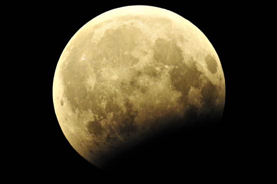 سال کا پہلا چاند گرہن کل ہو گا، کہاں کہاں دیکھا جائے گا؟ ماہرین نے بتا دیا