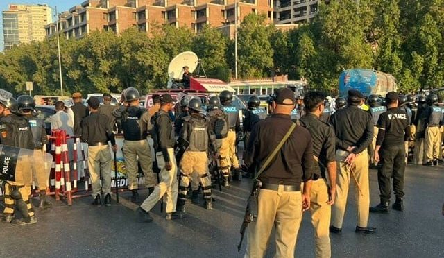 سندھ بھر میں دفعہ 144 نافذ، کراچی میں 1500 اضافی پولیس اہلکار تعینات