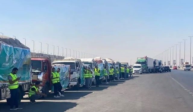 مصر غزہ کی سرحد پر امدادی قافلے پھنس گئے، اسرائیل کا اجازت دینے سے انکار