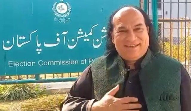 پارٹی رجسٹر نہ ہوئی توعدالت جاؤں گا، چاہت فتح الیکشن کمیشن پہنچ گئے