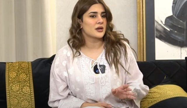 لوگ اداکاروں کو مذہب سے دور سمجھتے ہیں، کبریٰ خان