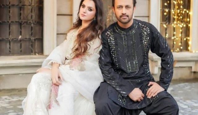 عاطف اسلم نے عید کے موقع پر اہلیہ کے ساتھ خوبصورت تصاویر شیئر کردیں