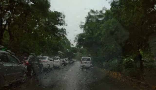 لاہور میں بارش سے حبس اور گرمی کا زور ٹوٹ گیا، موسم خوشگوار