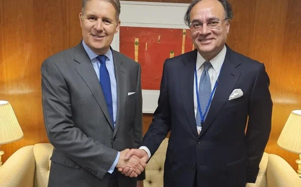وزیرخزانہ کی امریکی عہدیدار سے ملاقات، تجارتی عدم توازن دور کرنے کیلئےاقدامات پرزور