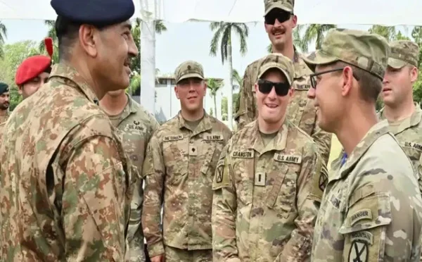 پاک فوج کردار، حوصلہ اور مہارت جیسے اعلیٰ فوجی اوصاف کی حامل ہے، آرمی چیف