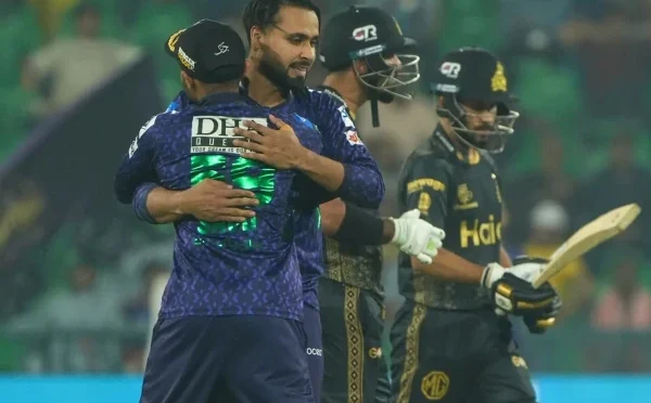 فہم اشرف کی تباہ کن بولنگ، کوئٹہ گلیڈی ایٹرز نے پشاور زلمی کو 64 رنز سے شکست دے دی